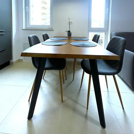 Apartment Modern Escape In Urban Plaza *